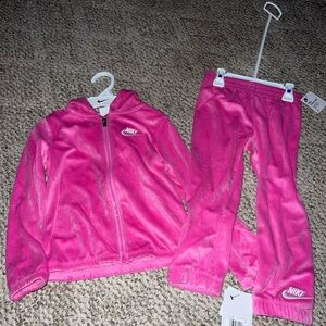 NWT Girls Nike Velour Sweatsuit Tracksuit